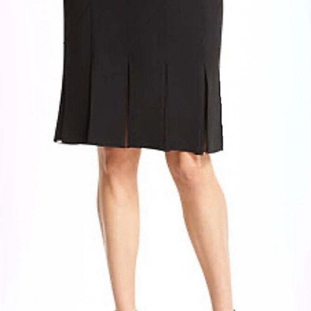 ST. JOHN Essentials Black Caviar Santana Carwash Pleated Skirted Women’s Size 2